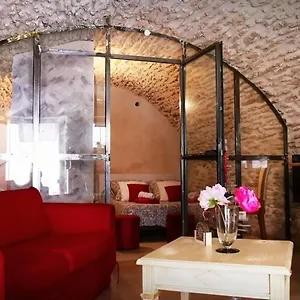 Maison d'hôtes De Charme Avec Plein D Authenticité Du 13 ème Siècle. 40m², Châteauneuf-du-Pape